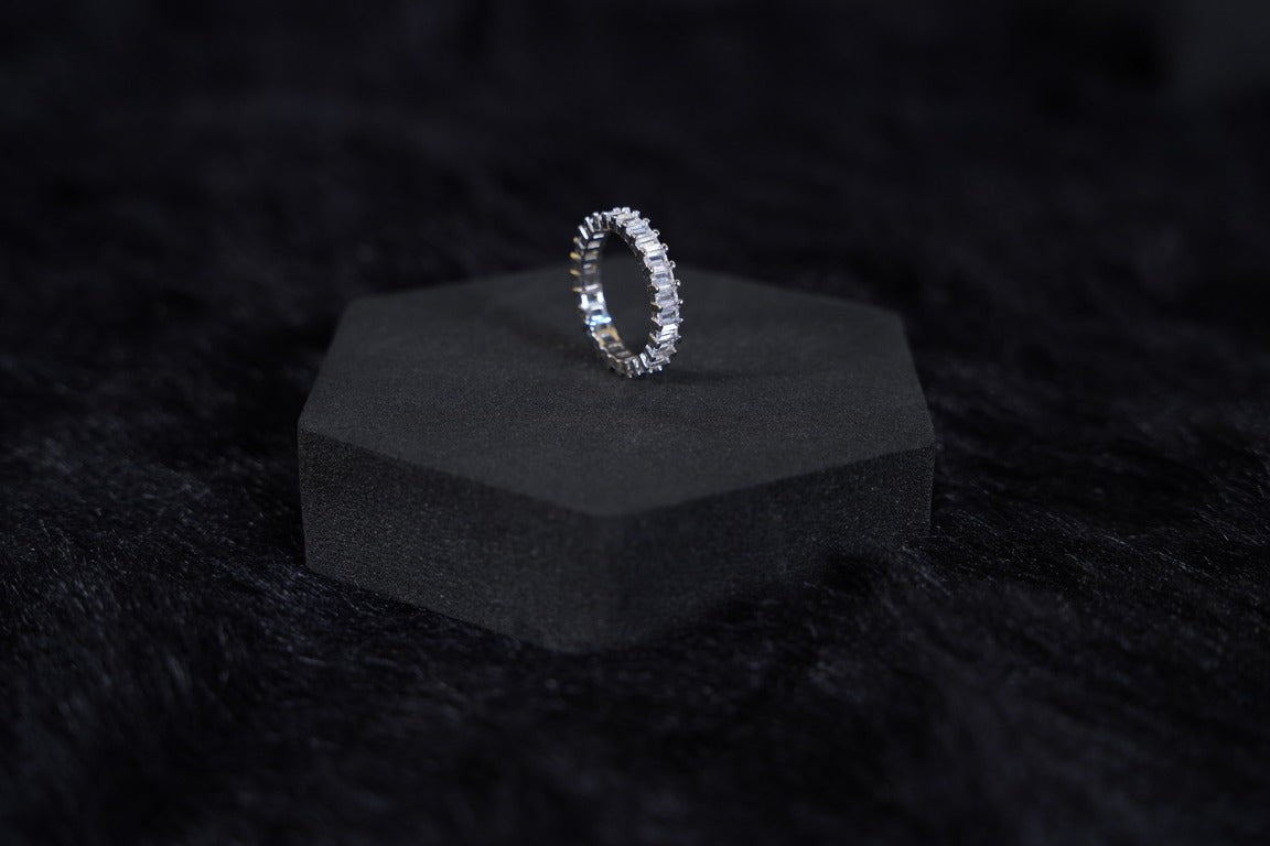 SILVERINGS 925 STERLING ROYAL LOVE BAND SILVER RING - Silverings