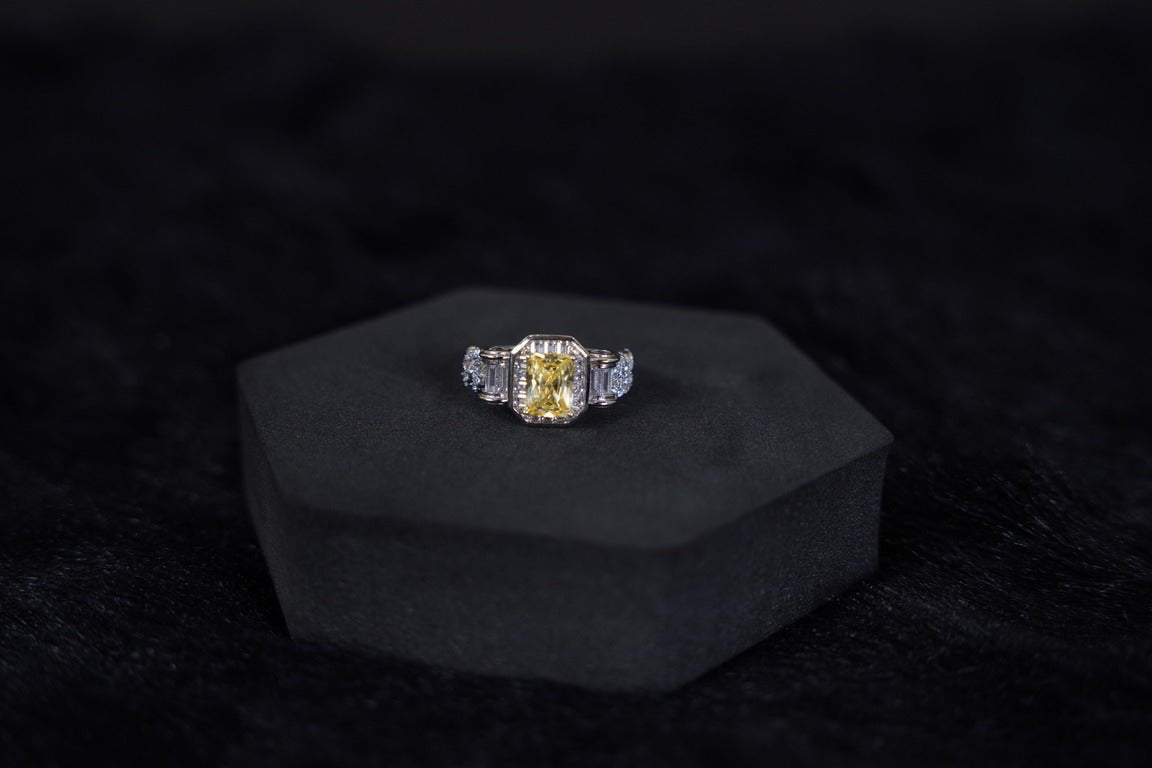 SILVERINGS 925 STERLING SPARKLING SAPPHIRE SILVER RING - Silverings
