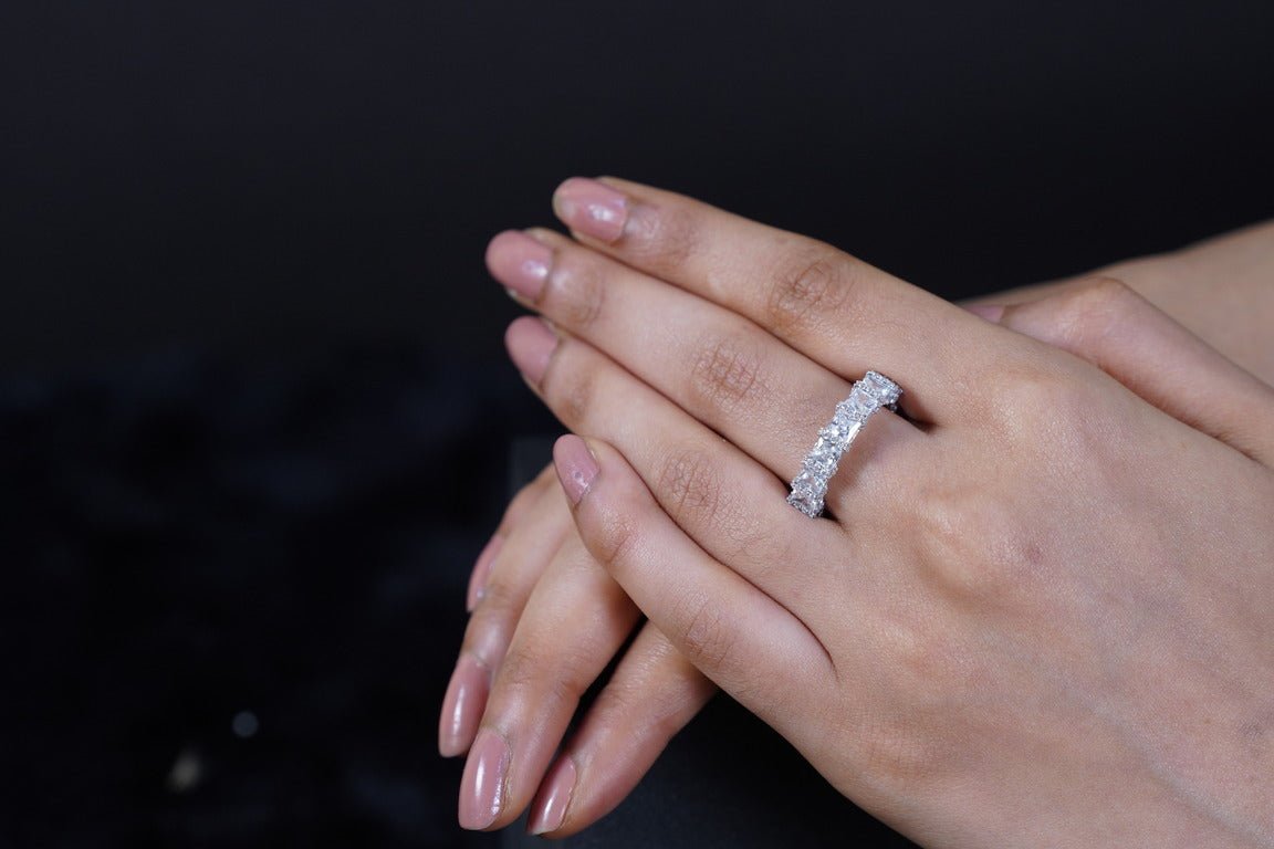 SILVERINGS 925 STERLING SPARKLING SILVER LOVE BAND RING - Silverings