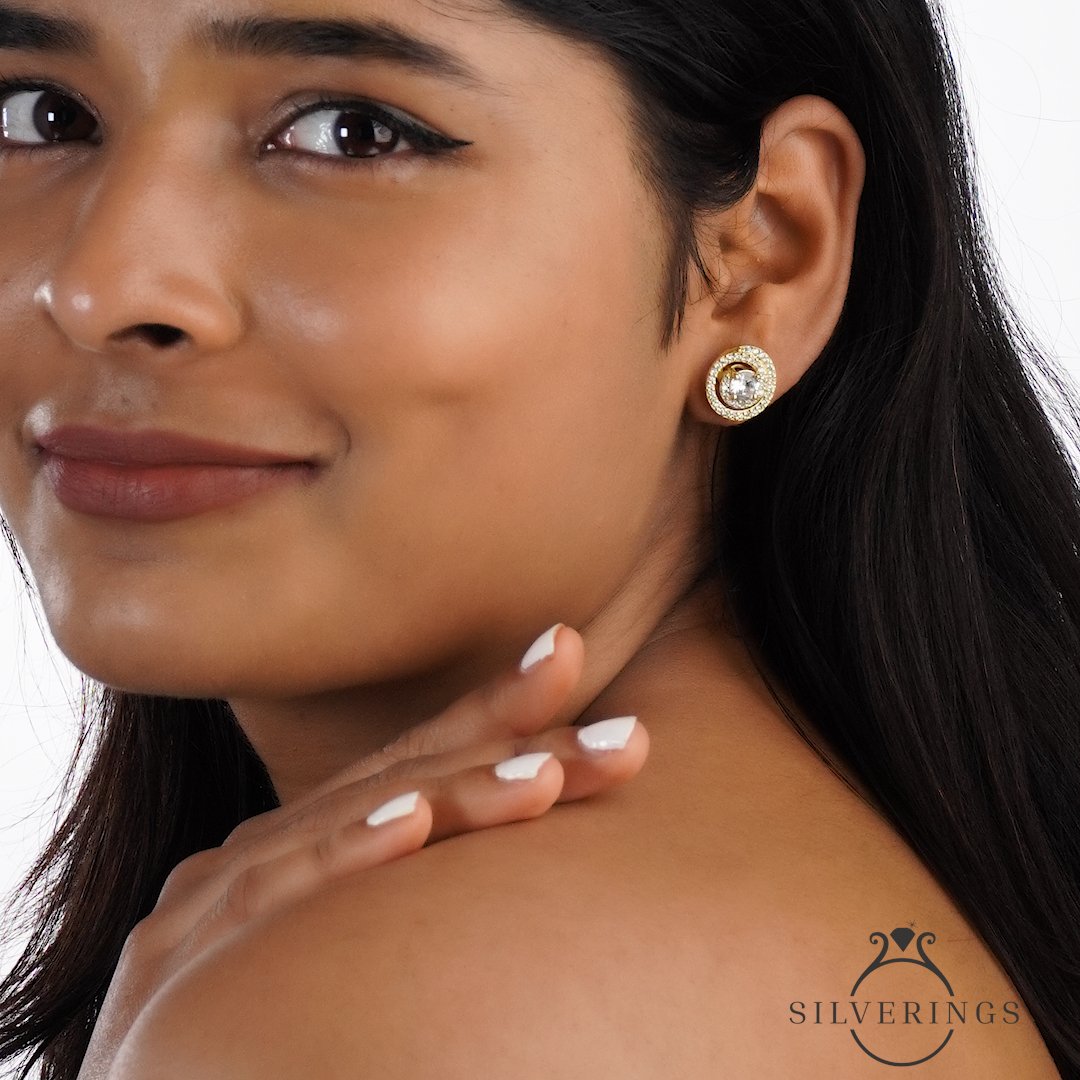 Solitaire Queen Gold Studs - Silverings