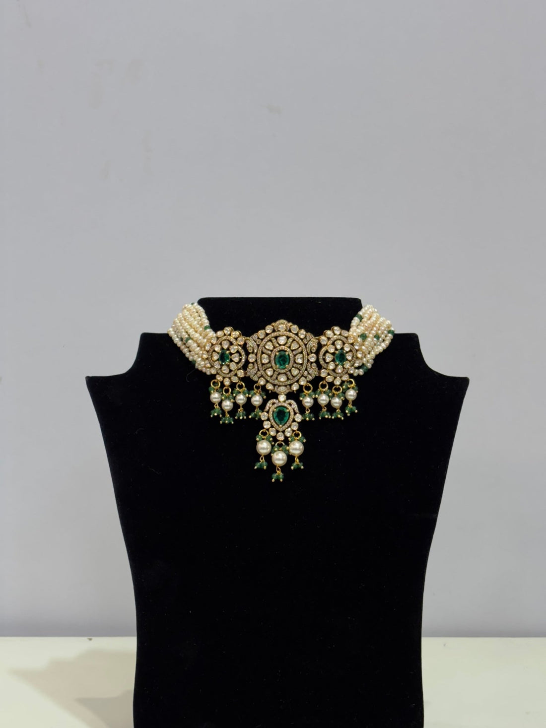 Emerald Royale Pearl Choker - Silverings