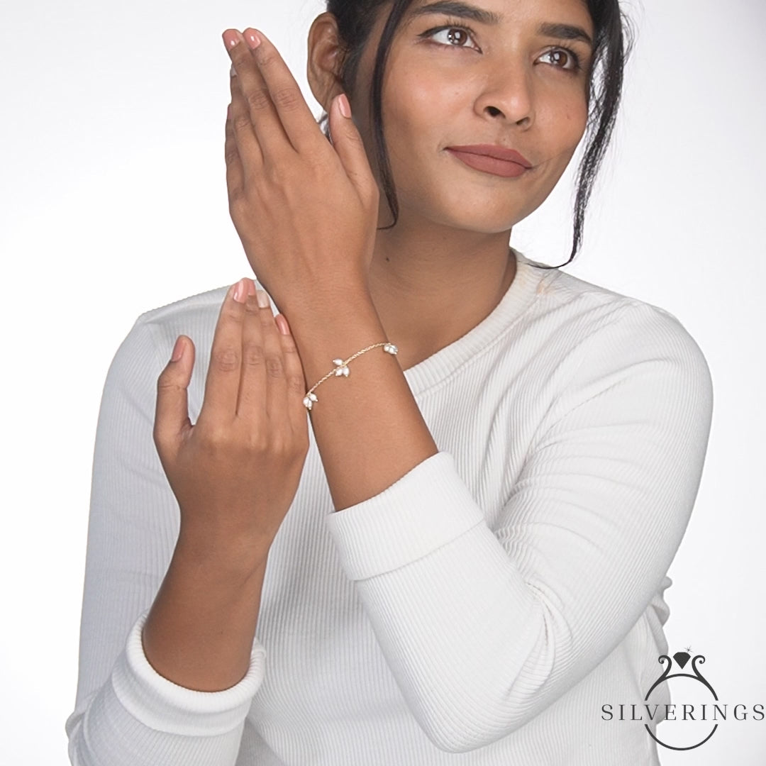 औ प्राकृतिक मोती कंगन