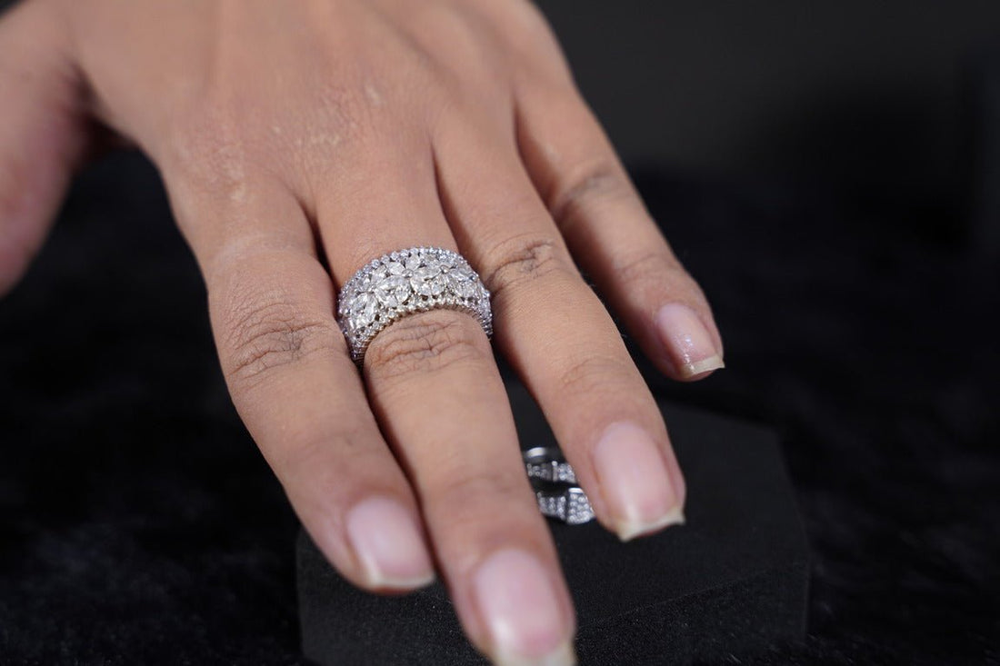 SILVERINGS 925 STERLING ADORNED BLISS SILVER BAND RING - Silverings