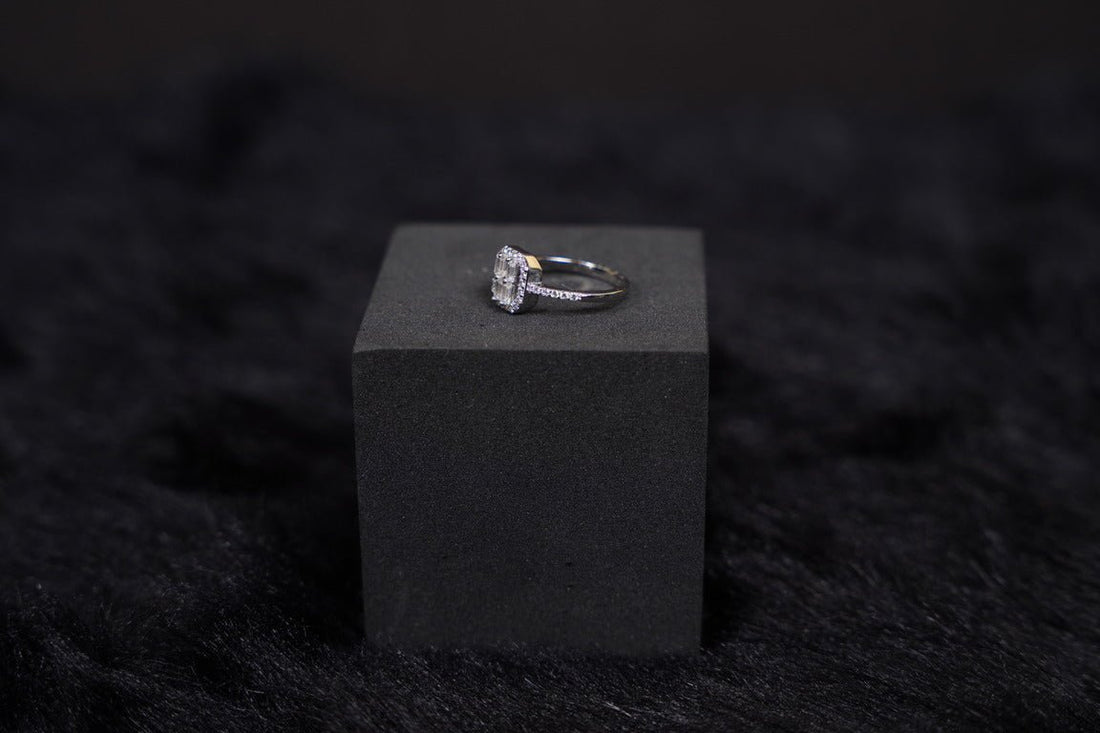 SILVERINGS 925 STERLING CUSHION CUT STONE SILVER RING - Silverings