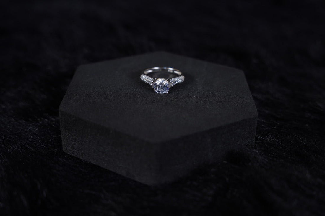 SILVERINGS 925 STERLING SOLITAIRE GLAMOUR SILVER RING - Silverings